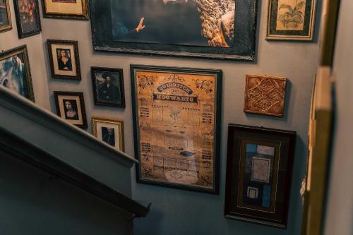 Stay at Hogwarts Harry Potter's Home, Free Parking, Pets Allowed photo 19