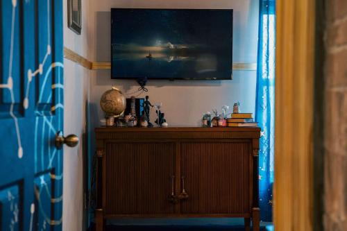 Stay at Hogwarts Harry Potter's Home, Free Parking, Pets Allowed photo 34