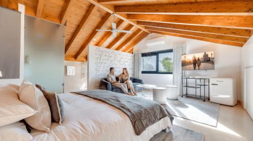 Vacation Marbella I Villa La Cabane, Luxury Villa, Designer Interior, Heated Pool, American BBQ, 5min Walk to the Finest Beaches