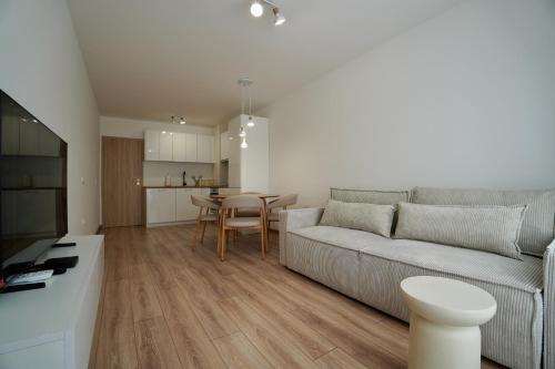 Airport Area - 2 Apartments - 2 Free Parking