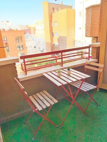 Acogedor estudio con terraza y AC