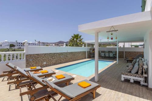 Villa Deluxe by Villa Plus