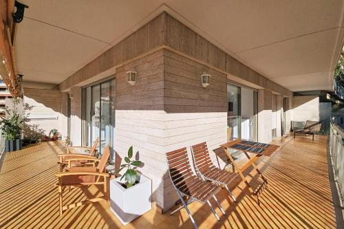 HENRI CAMILLE RE -Wios- 2 bedrooms APT - Huge terrace sea view