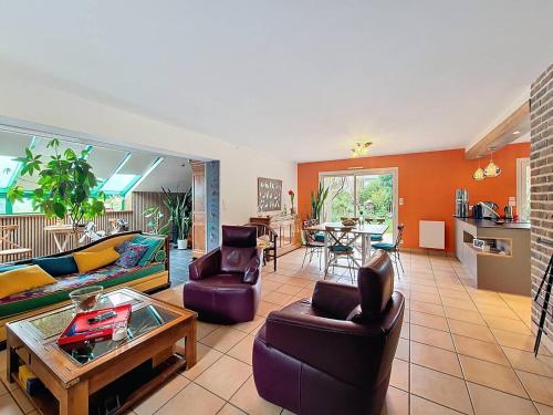Maison Accueillante 110m² Proche Port d'Étel avec Jardin et Parking - FR-1-479-235