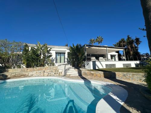 Villa Dune, Luxury Villa, 5 min walk to the beach
