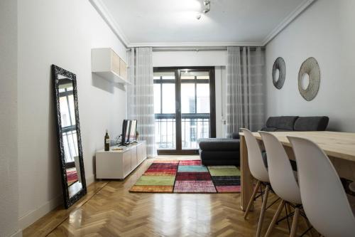 Madrid City Center with Garage 3 bedrooms 2 baths