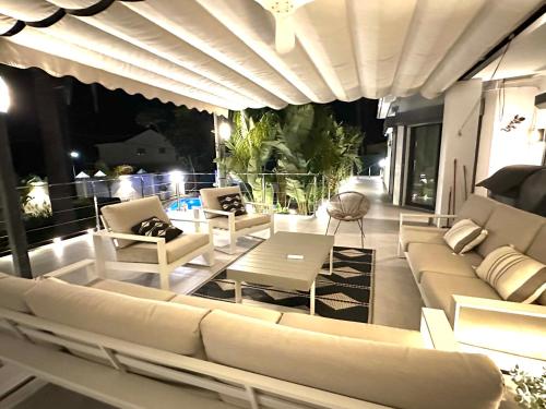 Villa Dune, Luxury Villa, 5 min walk to the beach