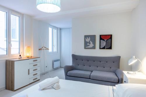 The Apartment with the Garden Studio