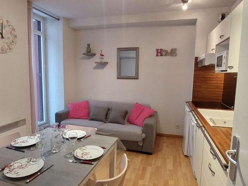 Appartement lumineux avec balcon, parking et casier à skis - FR-1-812-17