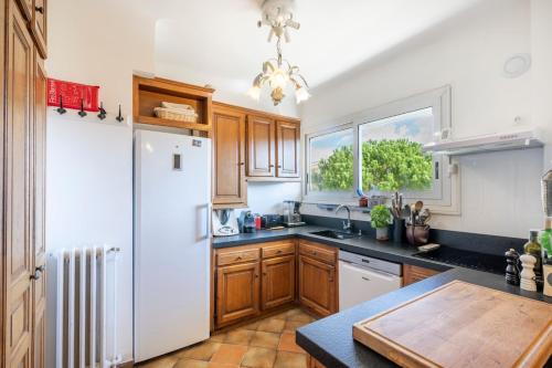 Azur Balcony Apartment Classic Charm with View