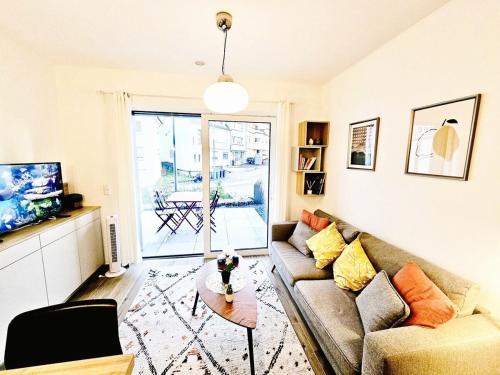 Central 1 bedroom apartment with open views