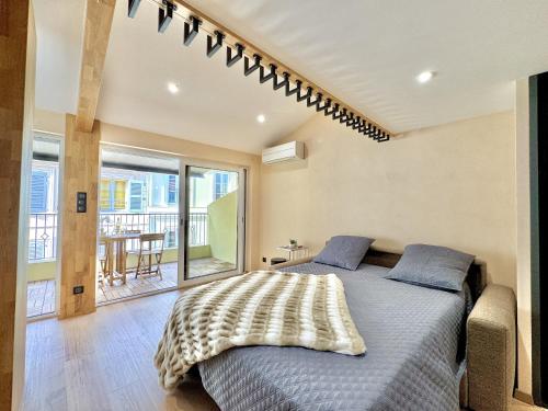 Top floor apartment