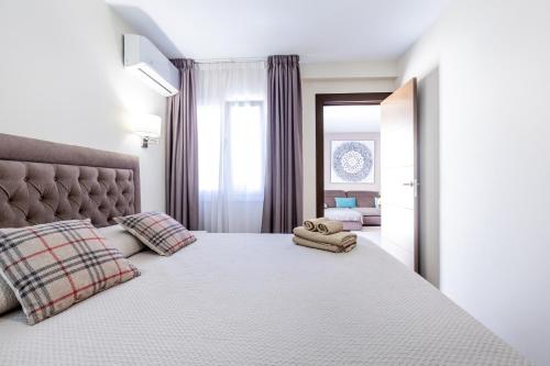 Nice apartment in Mareverde complex