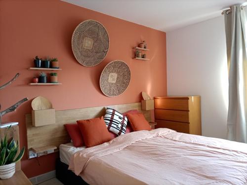T2 lumineux balcon, parking facile, climatisation, Wi-Fi