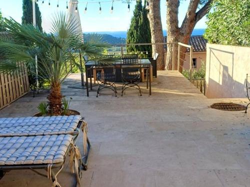 Joli mas à La Croix-Valmer avec piscine et terrasse vue mer - FR-1-726-69