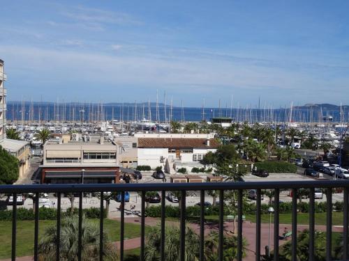 Hyères Port : Duplex climatisé, 6 pers, vue mer, parking - FR-1-335-150