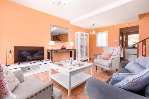 Villa Florencia by Villa Plus