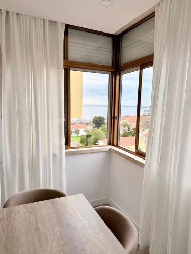 Comfortable 3 Bedroom Apartment Santa Apolónia