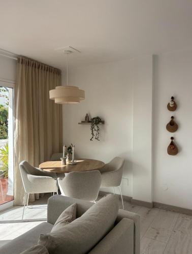 Sunny Flat with Pools & Terrace in Oasis of Nerja