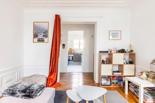 La Belle Vie à Paris - with balcony
