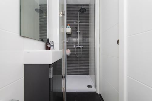 Sesimbra Center- T1 for 4 , 2 Min from the Beach