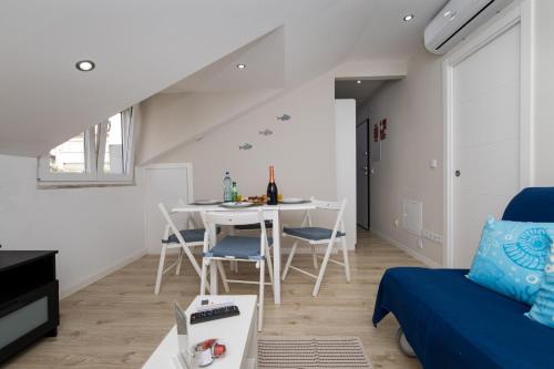 Sesimbra Center- T1 for 4 , 2 Min from the Beach