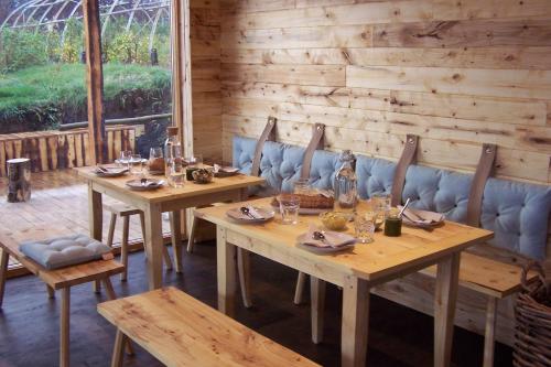 Restoran ili drugo mesto za obedovanje u objektu Móðir Jörð Organic Farm Guesthouse in Vallanes