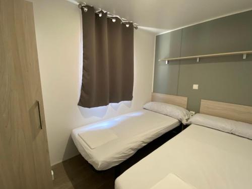 Mobil home à Marbella pour 8 pers. - API-1-52-1922