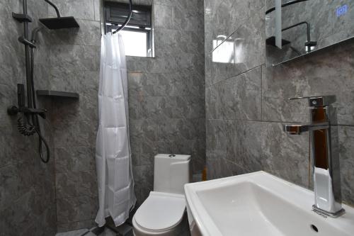 Ванная комната в CleanCrew House
