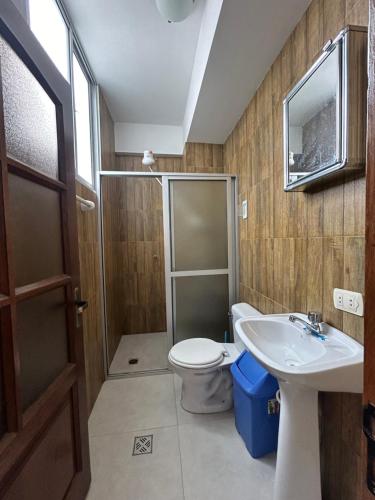Bilik mandi di Edificio Subieta