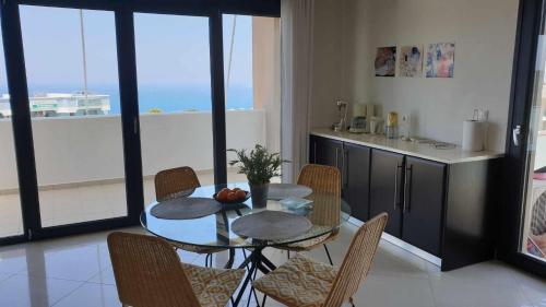 Foto de la galeria de Sea View Apartment a Rodes