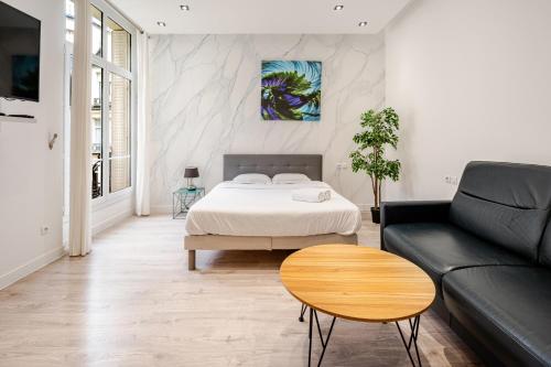 Chic Studio for 4 on Champs Elysees Avenue
