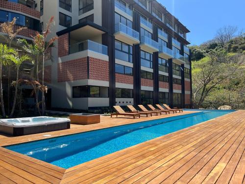 BEE Suites Santa Ana - San José