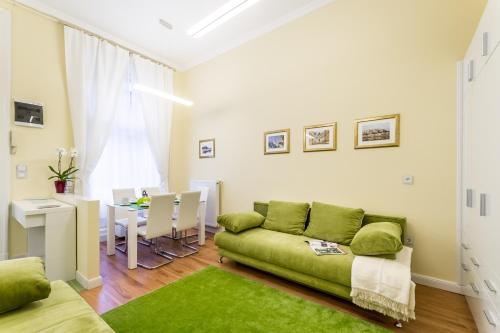 Kiwi Apartment in the heart of Budapest with free parking