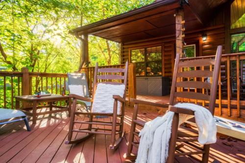 Joy's Retreat Cabin photo 24