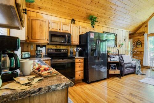 Joy's Retreat Cabin photo 28