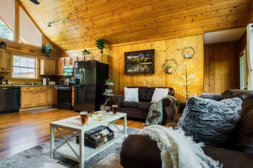 Joy's Retreat Cabin photo 47