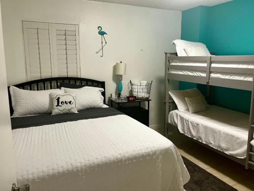 Beachfront Bliss 3BR Oceanfront Condo with Pool and Hot Tub photo 12