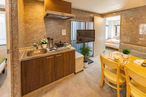 Sunny inn hotel 2 min walk to Iriya Station Direct to Ueno and Asakusa