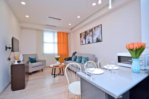 Apartments By MR Yerevan in Koghbatsi 16