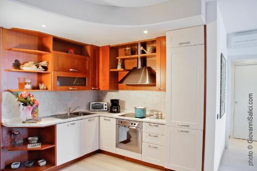 Una cocina o cocineta en Bella Piazza