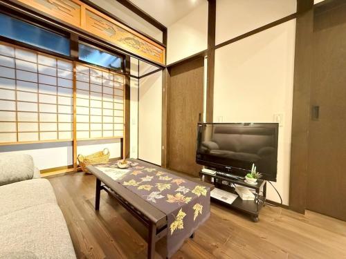 最大8名 露天風呂付き京町家 伏見 桃山 家族 グループ向け一棟貸し 衣千花 Ichika