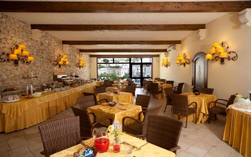 Un restaurant sau alt loc unde se poate mânca la Hotel Ristorante Panoramico