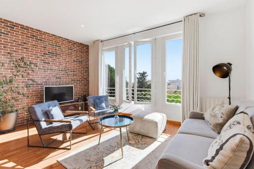 Cozy 1 bedroom flat,free parking, close to center