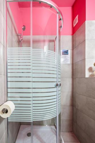 Un baño de Net Hotel Pitesti