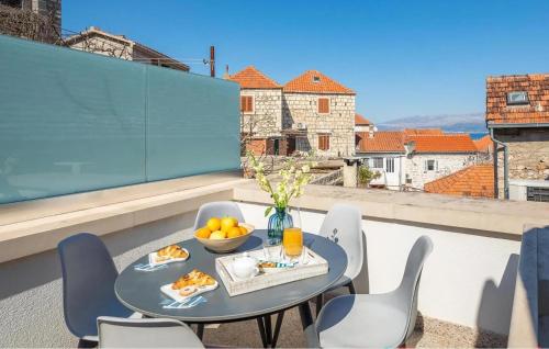 1 Bedroom Beautiful Home In Sutivan