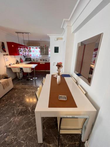 Apartment Glyfada Athens at One o One Seven, bright and spacious apartment located on the first floor with no elevator