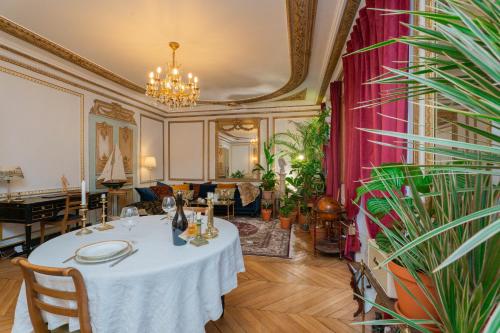 Le Beau Repaire - Louis XVI Apartment