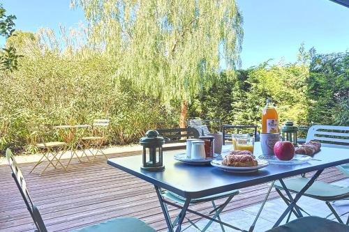 Antibes Private Garden & Pool Beach 2 km