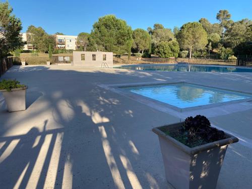 Appartement 65m2 avec Piscine et Rez de jardin 80m2